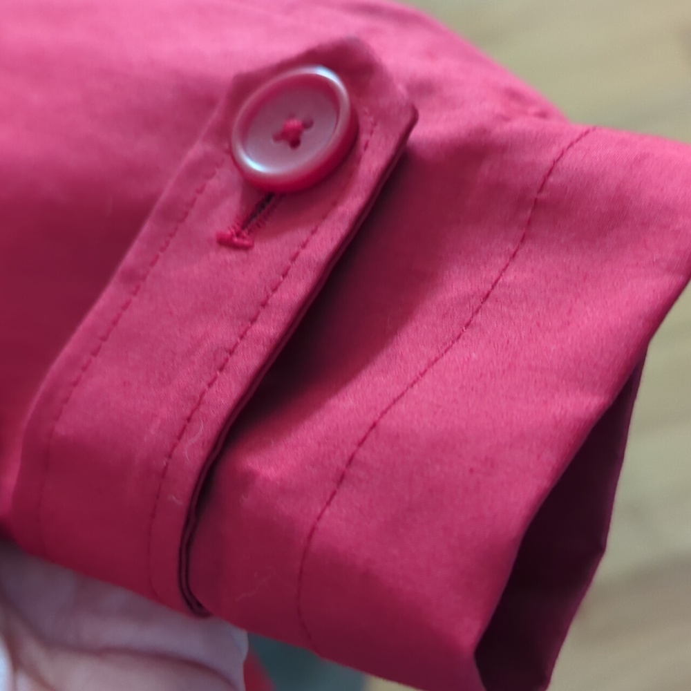 Red raincoat - Picture 4 of 7